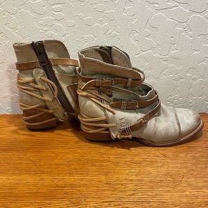 Free Bird Crue Boots